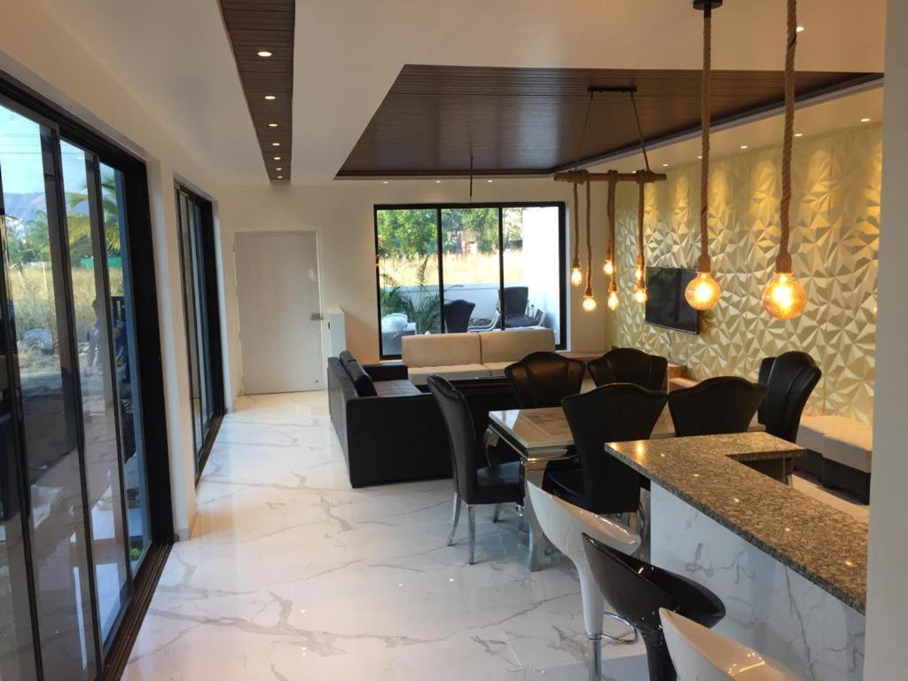 Platinum Villa 3Bhk Лонавла Екстер'єр фото